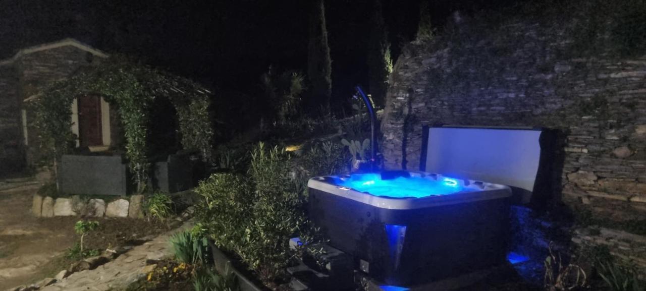 Villa Casa Santini dans Domaine privé, Piscine, Jacuzzi Porri Esterno foto